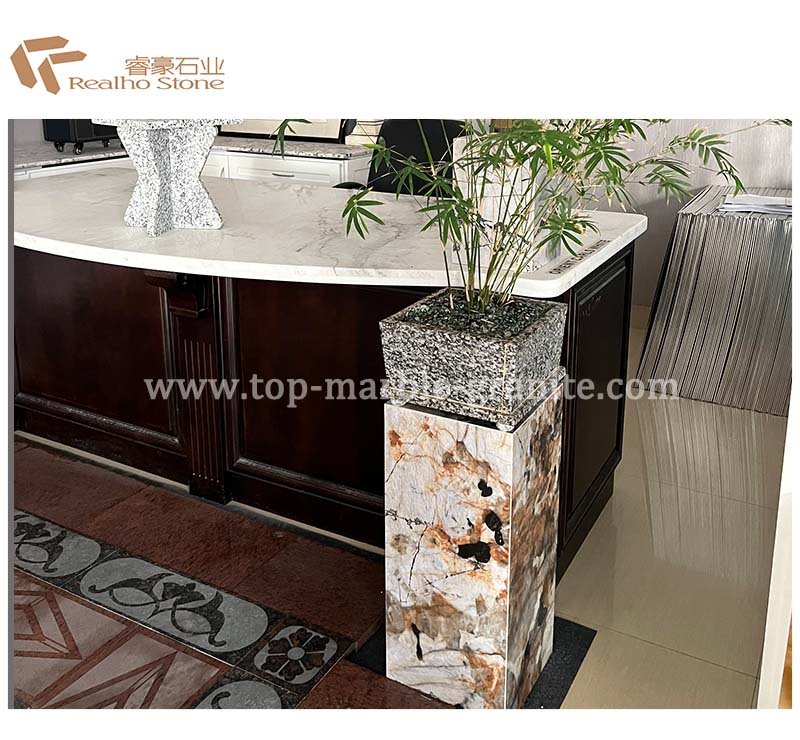 Sprey white flowerpot