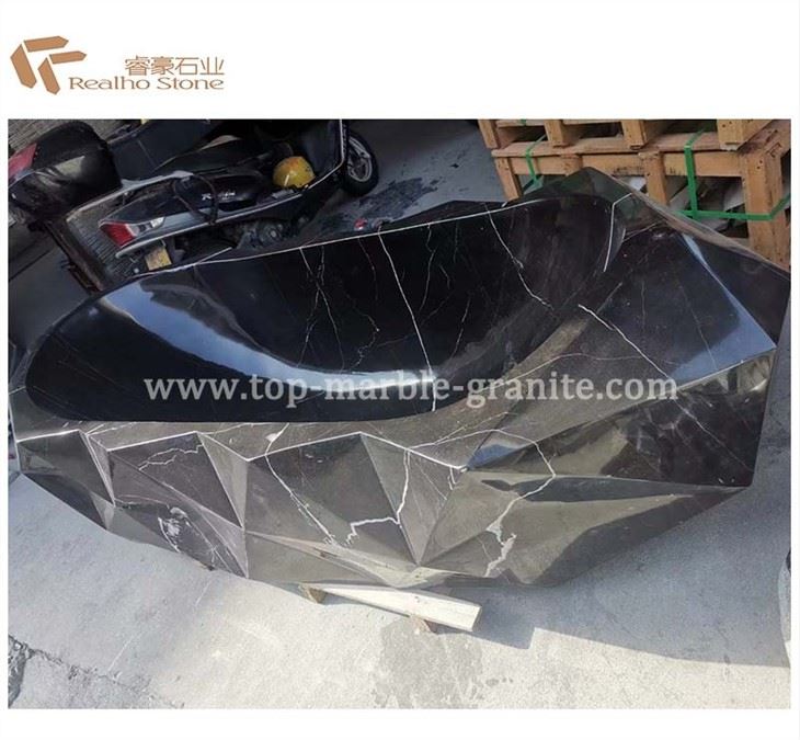 marble bathtub with diament edge